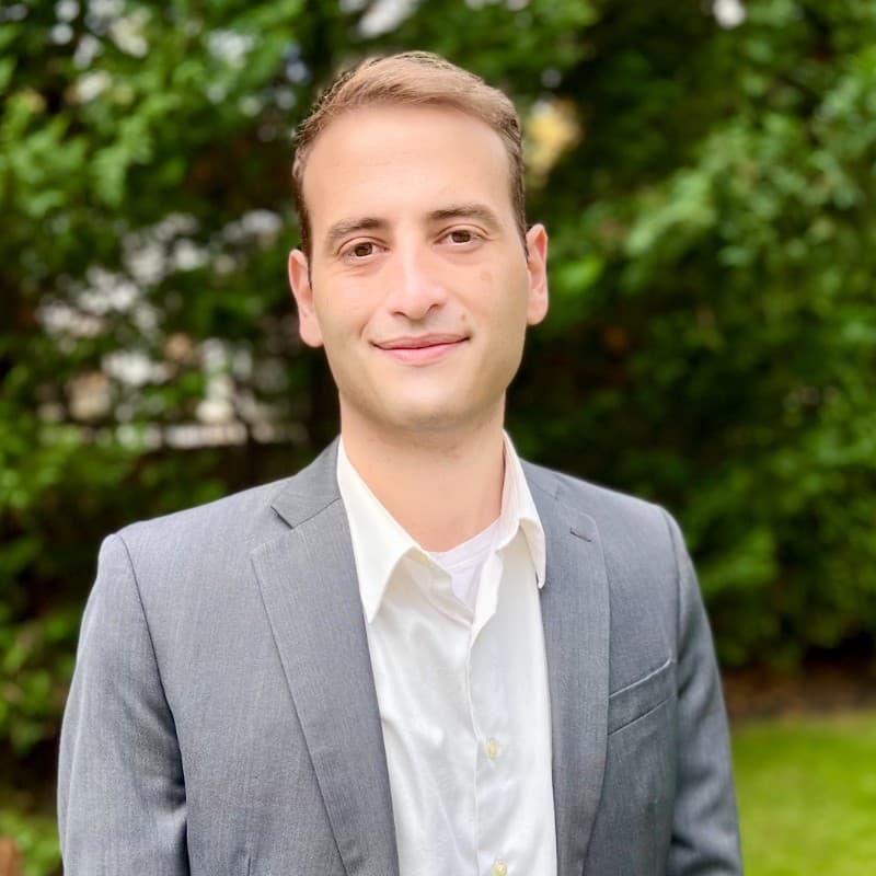 Simon Spektor Esq., Cams