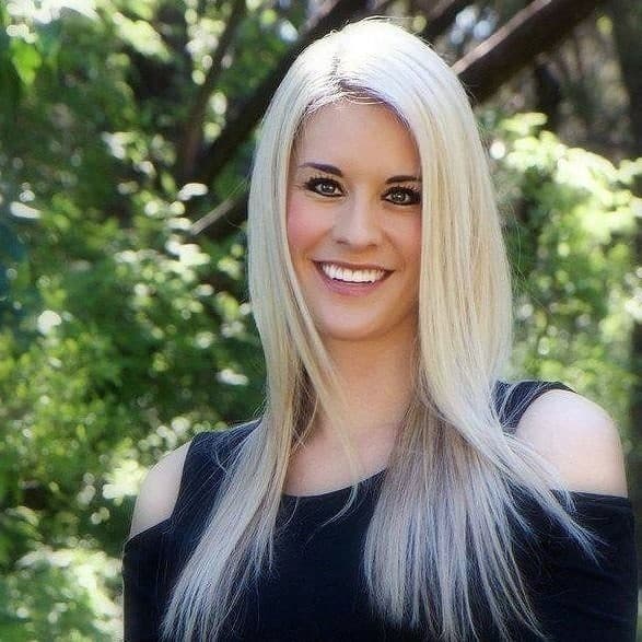 Kelly Wonderlin Comis