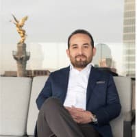 Luis Gonzali Saucedo, Cfa